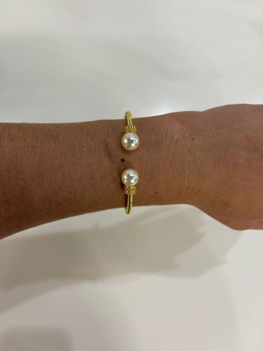 PEARL SERENITY GOLD BANGLE