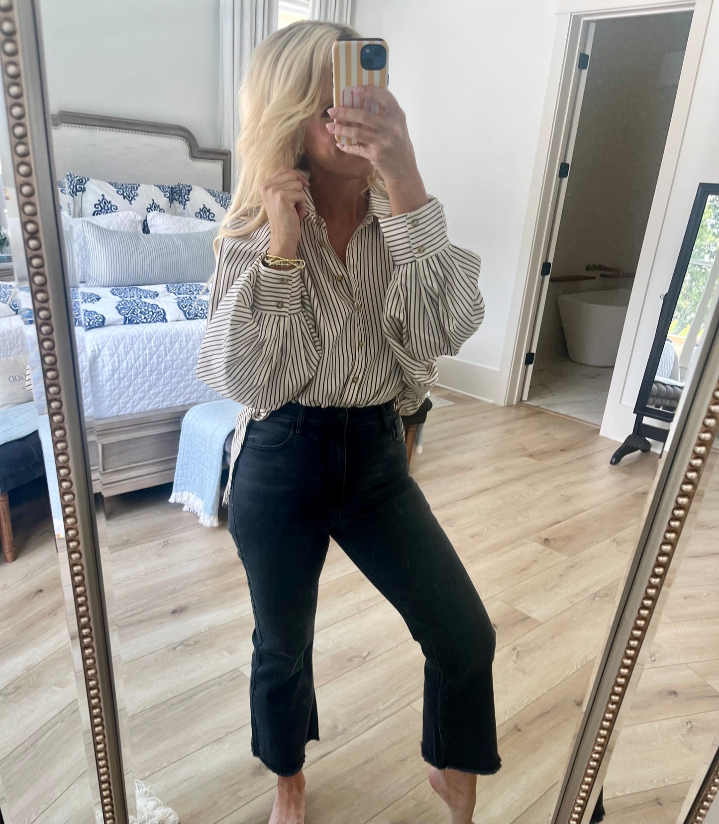 BLACK HIGH RISE JEANS