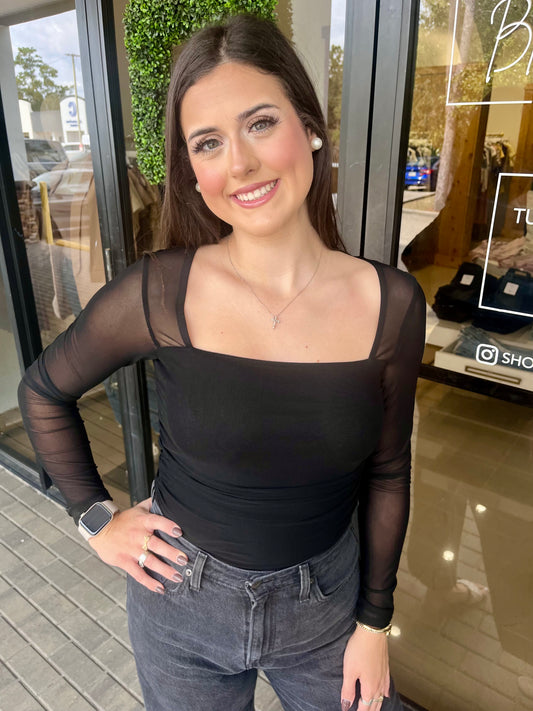 BLACK KNIT RUCHED TOP