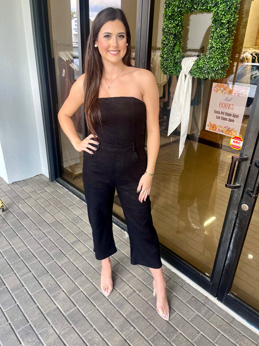 BLACK STRAPLESS JUMPSUIT