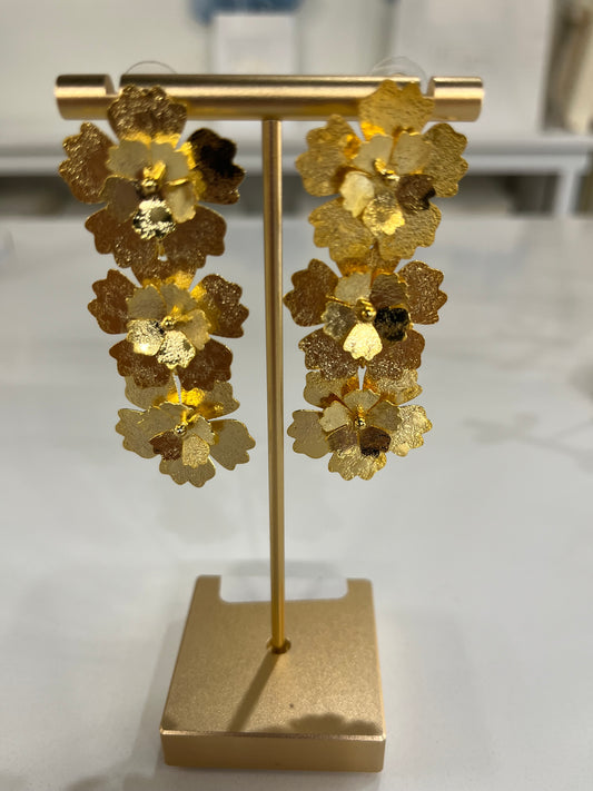 TRIPLE FLOWER GOLD EARRINGS