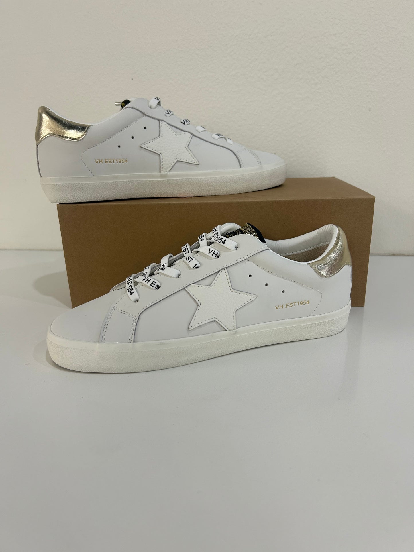KATE WHITE/ GOLD SNEAKERS
