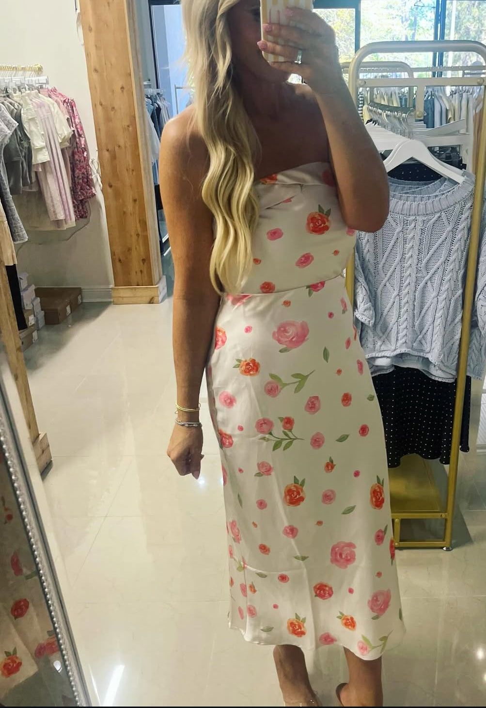 CREAM ROSE-FLORAL TOP